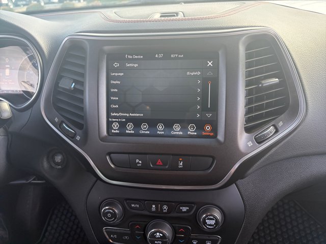 Used 2021 Jeep Cherokee Trailhawk w/ Trailer Tow Group AWD/4WD image 28