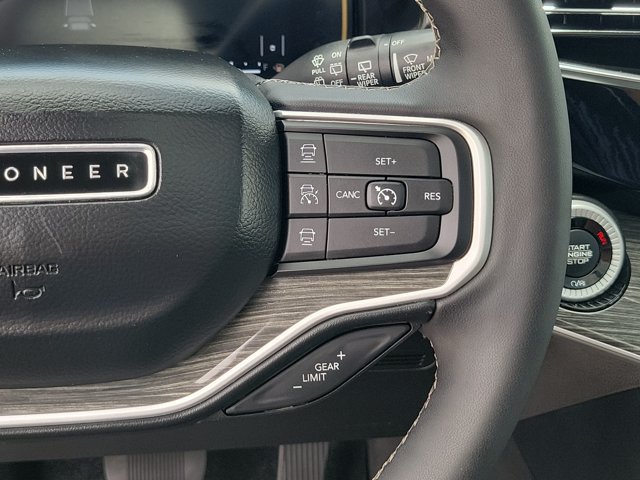 Used 2022 Jeep Wagoneer Series II w/ Premium Group I AWD/4WD image 26