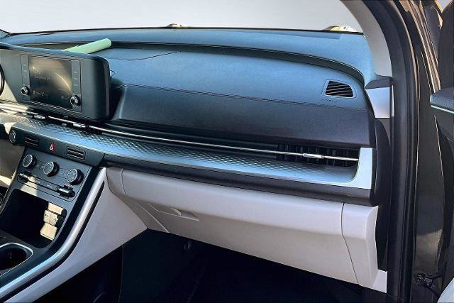 Used 2022 Kia Carnival LX image 19