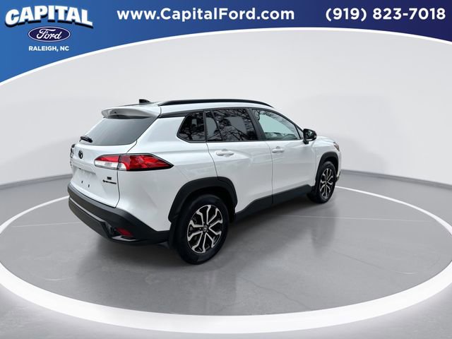Used 2025 Toyota Corolla Cross AWD Hybrid w/ Moonroof Package image 8