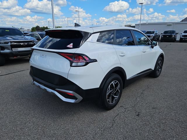 Used 2025 Kia Sportage LX FWD image 5