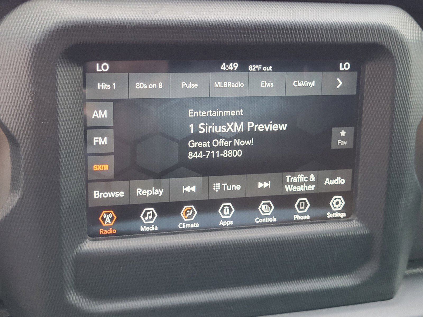 Used 2023 Jeep Gladiator Willys AWD/4WD image 19