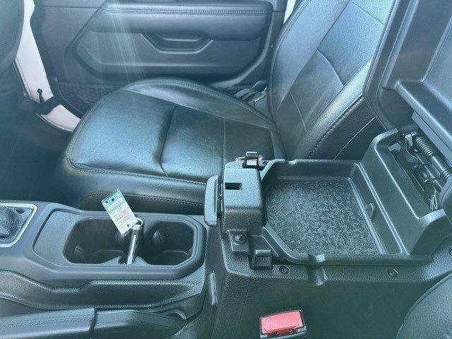 Used 2023 Jeep Wrangler Unlimited Sahara image 22