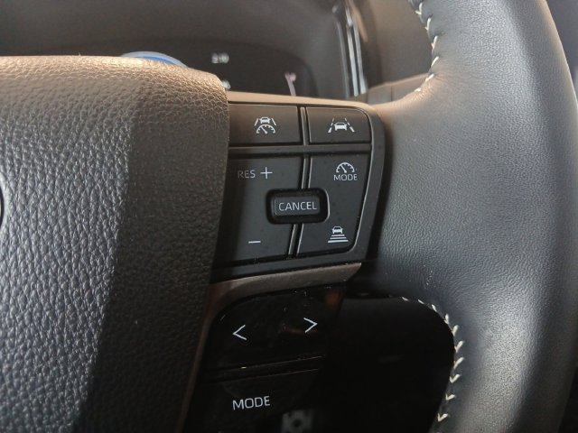 Used 2025 Toyota Camry SE FWD image 6