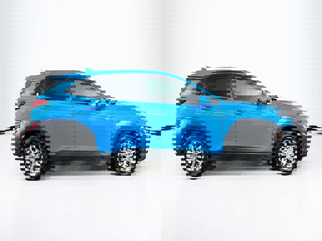 Used 2023 Hyundai Kona SE w/ Cargo Package image 6