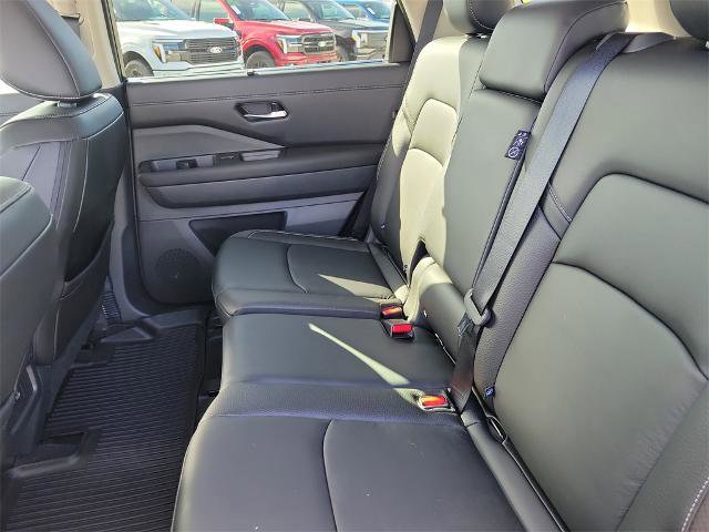 Used 2024 Nissan Pathfinder SL image 12
