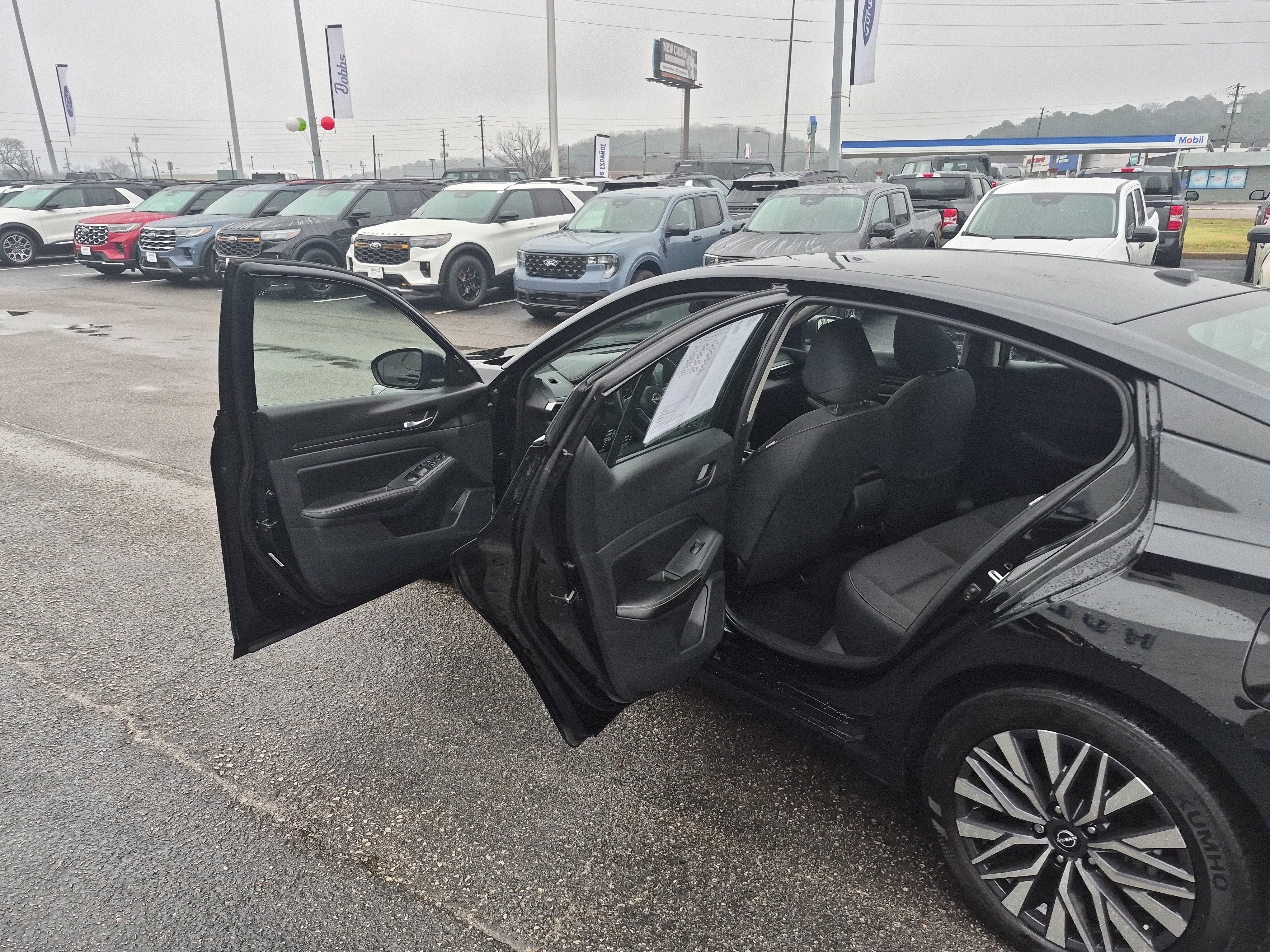 Used 2024 Nissan Altima 2.5 SV w/ SV Premium Package image 15