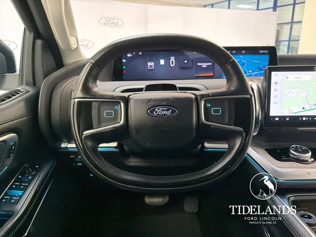 Certified 2025 Ford Expedition Platinum w/ Driver's Package AWD/4WD image 18