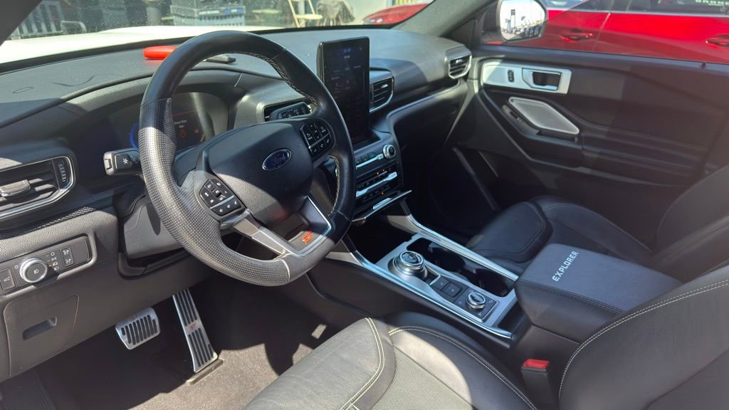 Certified 2020 Ford Explorer ST w/ ST Street Pack AWD/4WD image 9