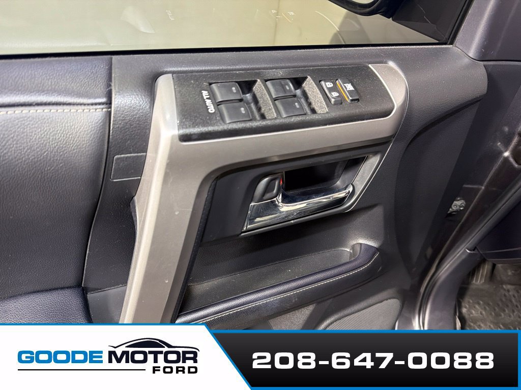 Used 2023 Toyota 4Runner SR5 AWD/4WD image 9