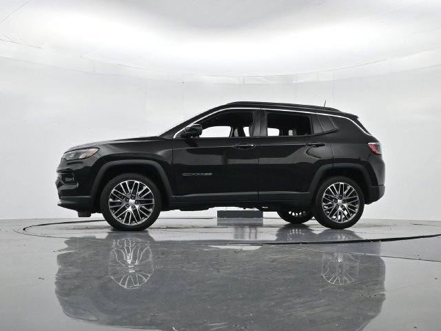 Used 2023 Jeep Compass Limited AWD/4WD image 15