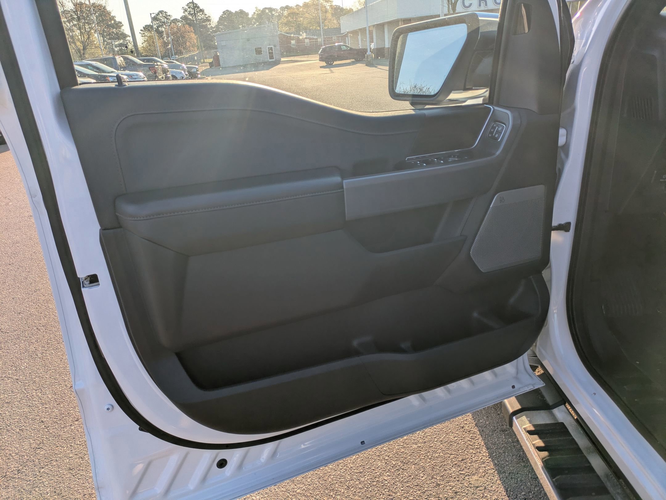 Certified 2025 Ford F150 Lariat w/ Equipment Group 501A Mid image 12