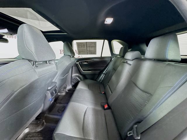 Used 2023 Toyota RAV4 SE image 29