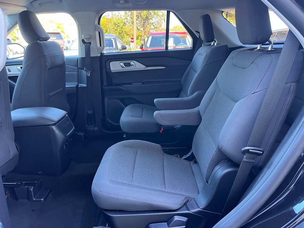 Certified 2025 Ford Explorer Active AWD/4WD image 13