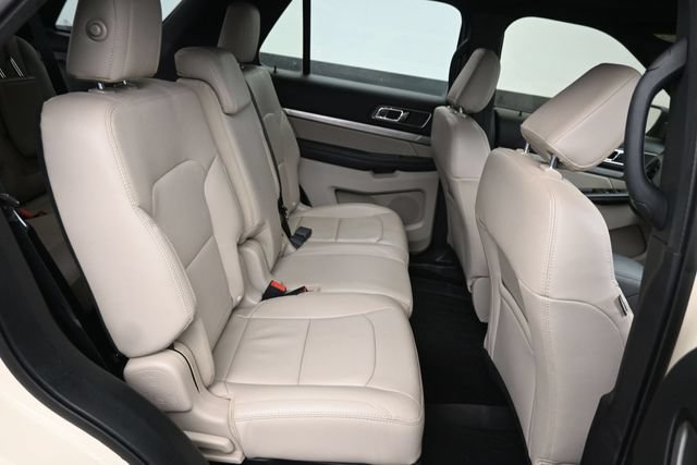 Certified 2018 Ford Explorer XLT w/ Equipment Group 202A AWD/4WD image 8