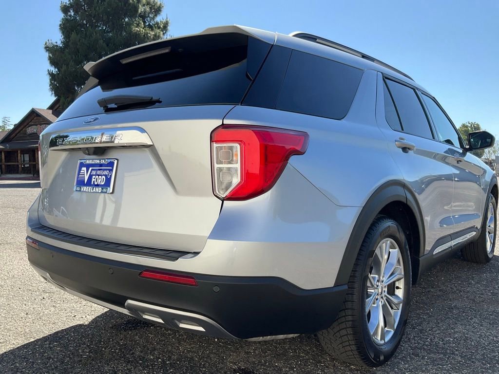 Certified 2022 Ford Explorer XLT w/ Equipment Group 202A image 16