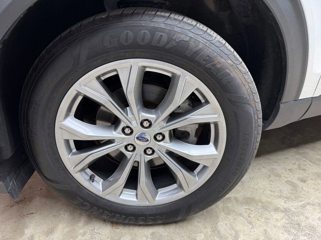 Certified 2023 Ford Explorer XLT w/ Equipment Group 202A image 31