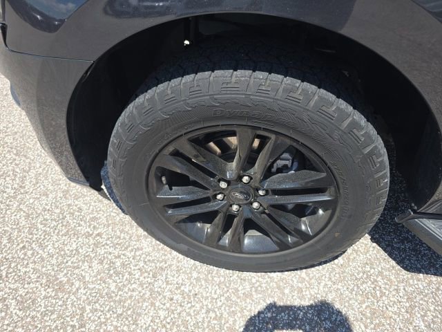 Certified 2022 Ford Expedition XLT RWD image 6