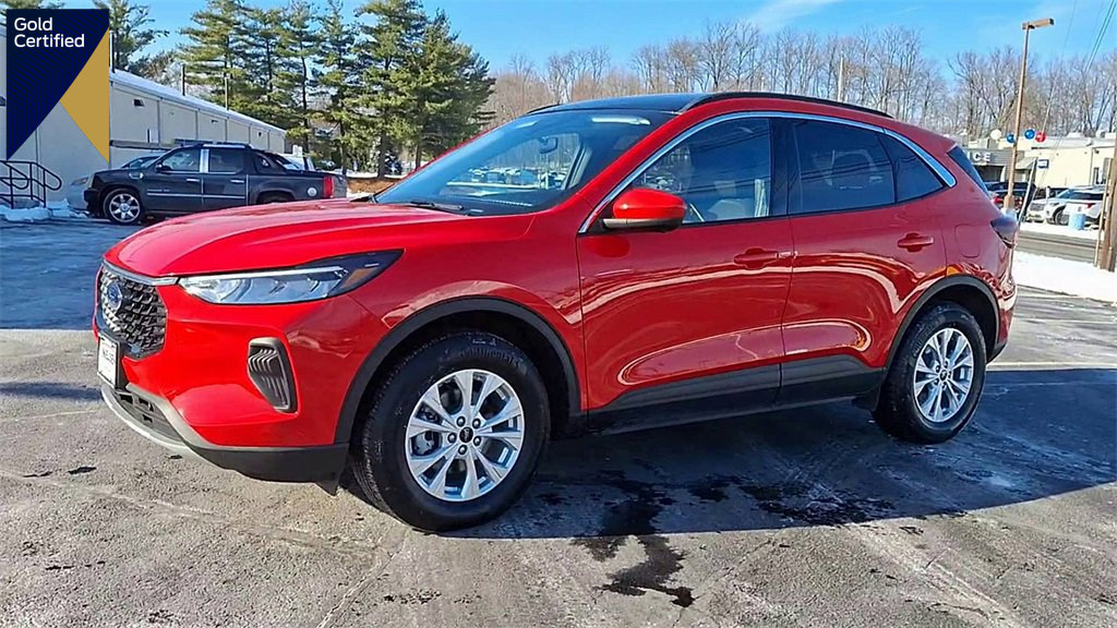 Certified 2024 Ford Escape Active w/ Tech Pack #2 image 1