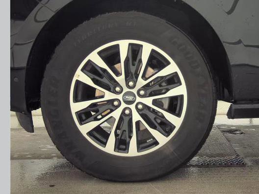 Certified 2025 Ford Expedition Platinum AWD/4WD image 10