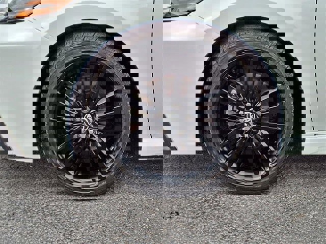 Used 2022 Toyota Camry XSE image 9