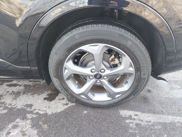 Certified 2024 Ford Escape ST-Line w/ Cold Weather Package image 18