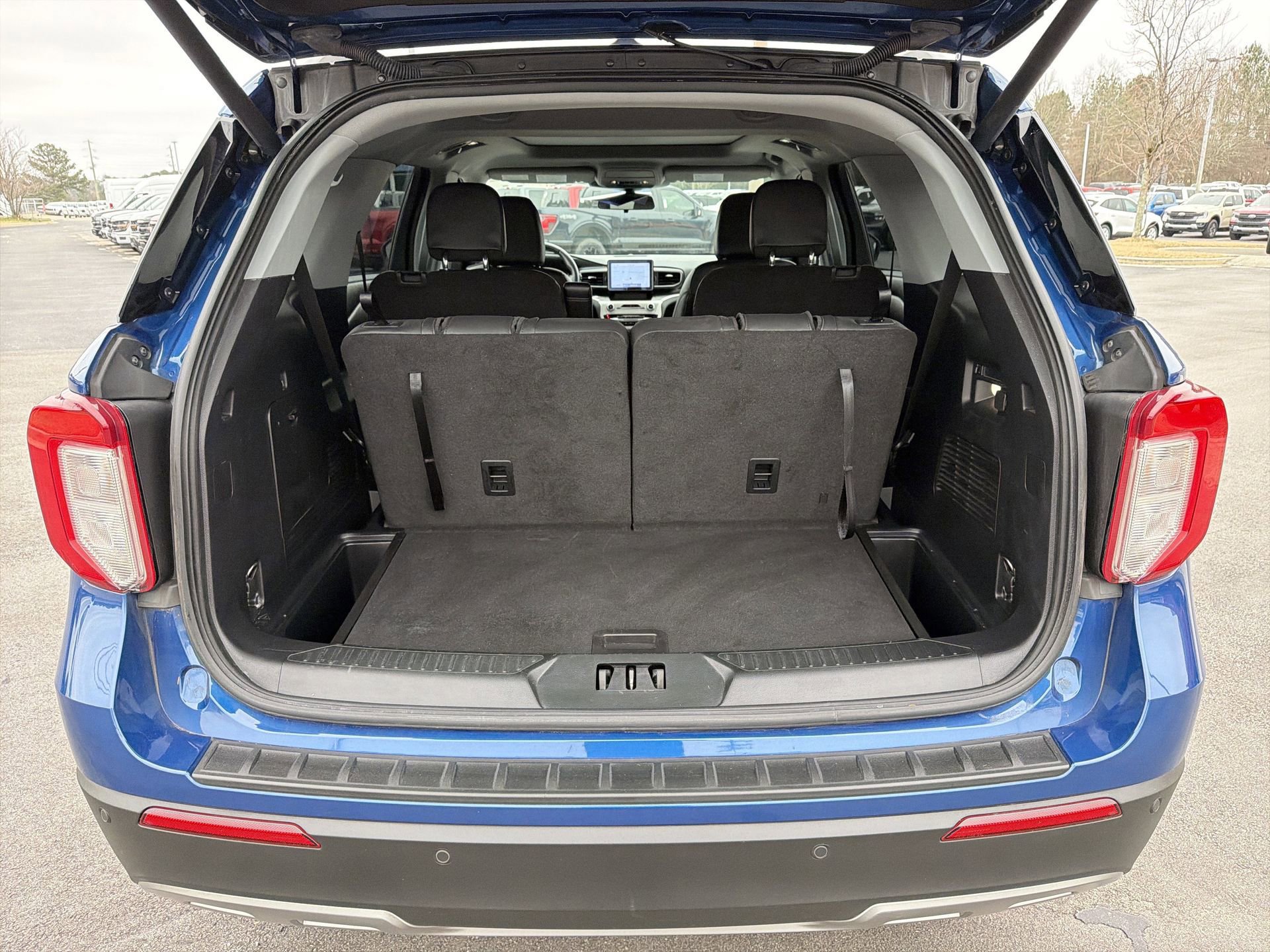 Certified 2022 Ford Explorer XLT w/ Equipment Group 202A image 32