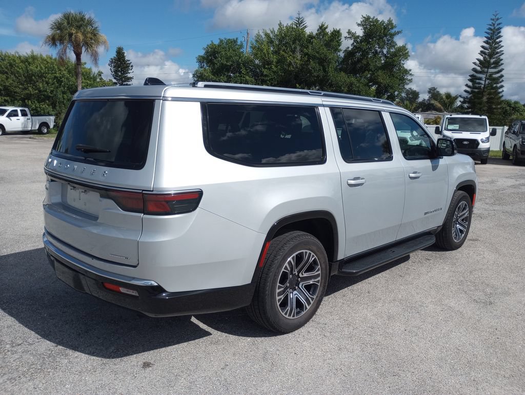 Used 2024 Jeep Wagoneer L Series II w/ Flexible Seating Group AWD/4WD image 6