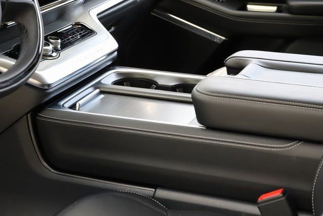 Certified 2025 Ford Expedition Platinum w/ Driver's Package image 24