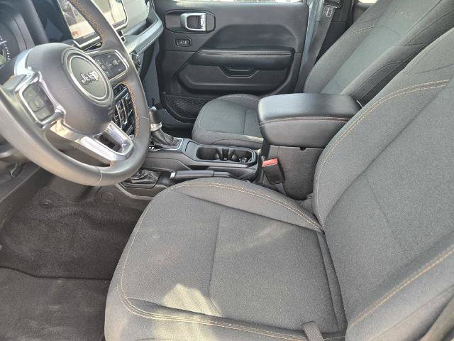 Used 2024 Jeep Wrangler Unlimited Sahara AWD/4WD image 25