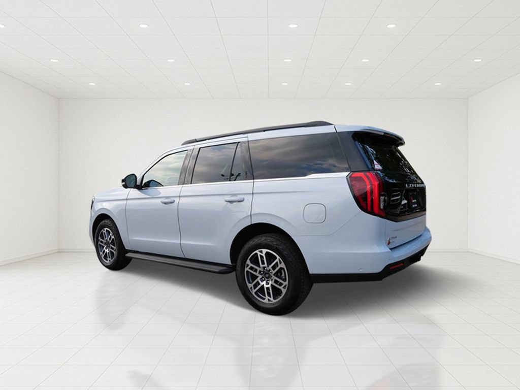 Certified 2025 Ford Expedition Active AWD/4WD image 4