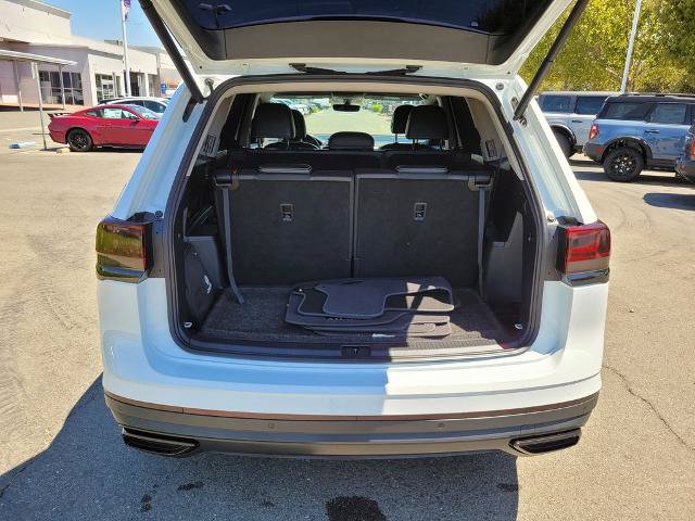 Used 2023 Volkswagen Atlas SE w/ Black Wheel Package FWD image 10