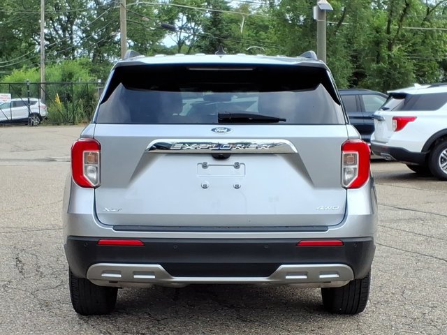 Certified 2024 Ford Explorer XLT w/ Equipment Group 202A AWD/4WD image 18