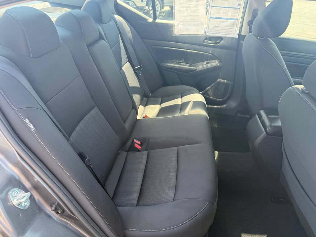 Used 2024 Nissan Altima 2.5 SV w/ SV Premium Package FWD image 16