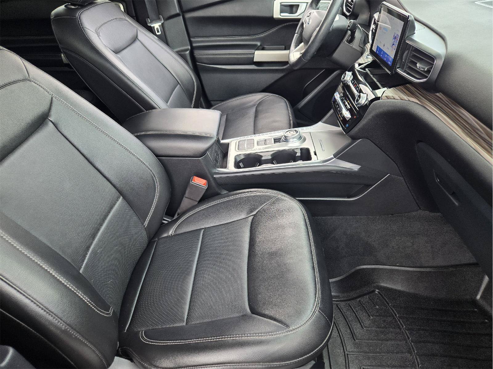 Certified 2022 Ford Explorer Limited w/ Equipment Group 301A RWD image 13