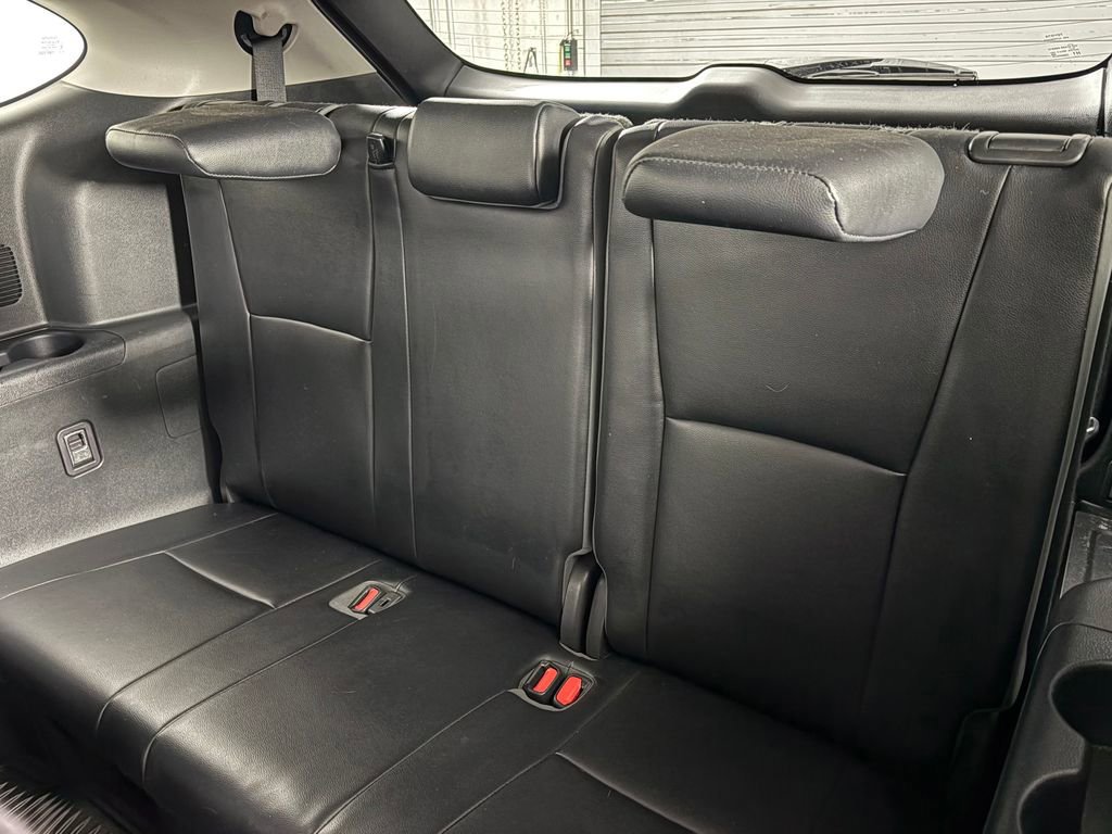 Used 2021 Toyota Highlander XLE image 32