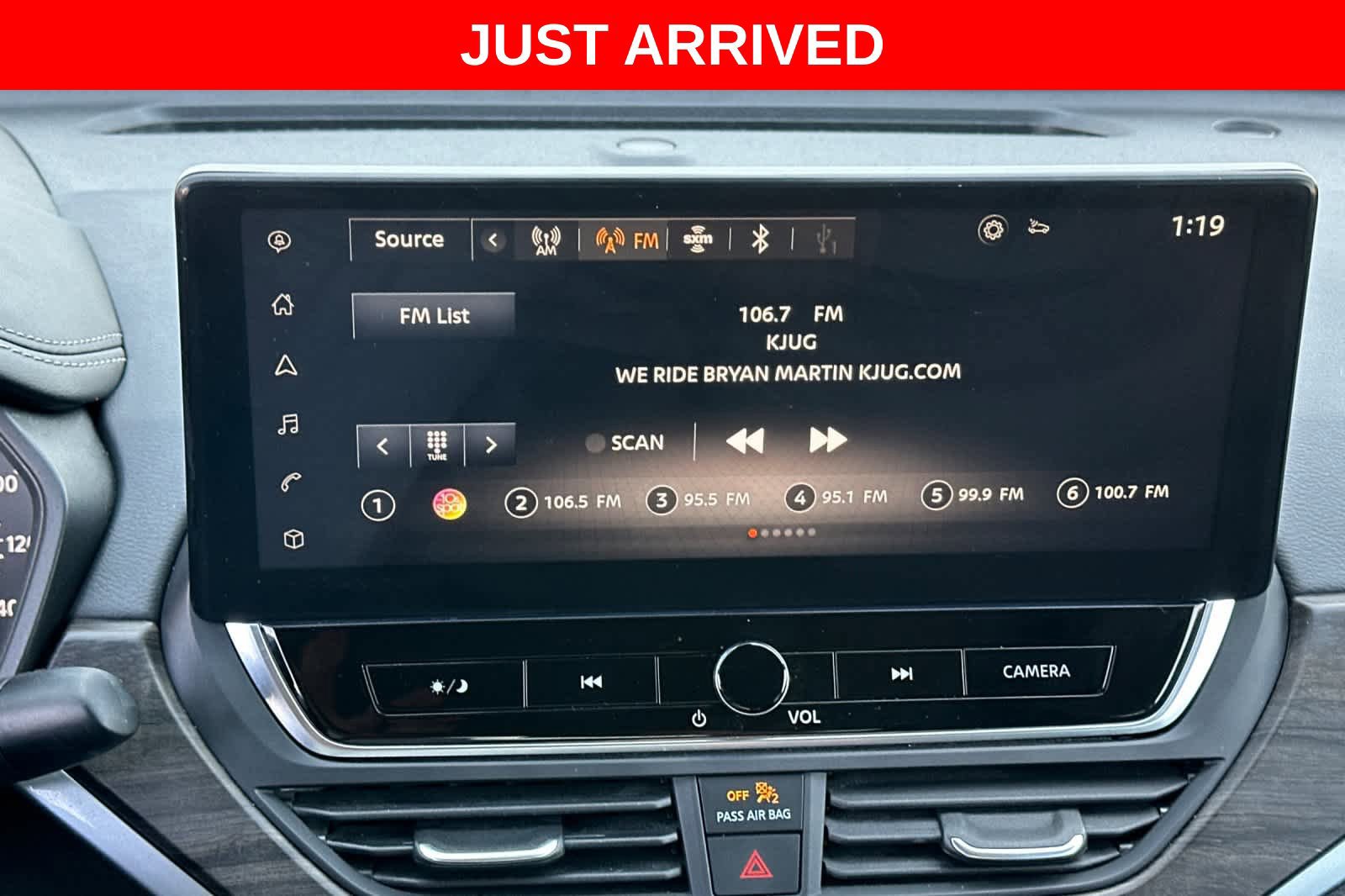 Used 2023 Nissan Altima 2.5 SV w/ SV Premium Package FWD image 18
