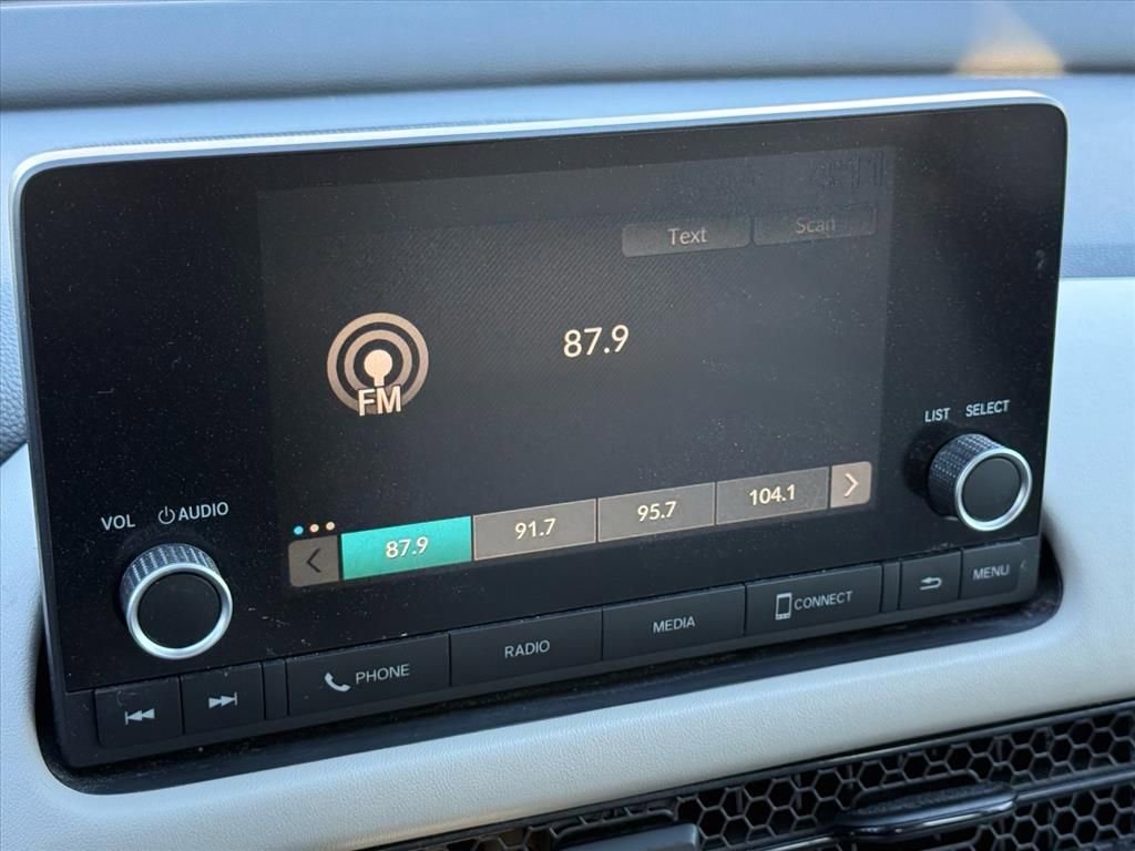 Used 2023 Honda HR-V LX image 17