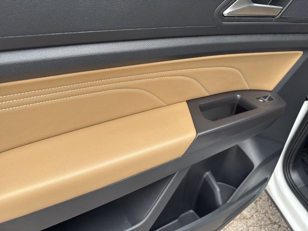 Used 2022 Volkswagen Atlas Cross Sport SE image 57