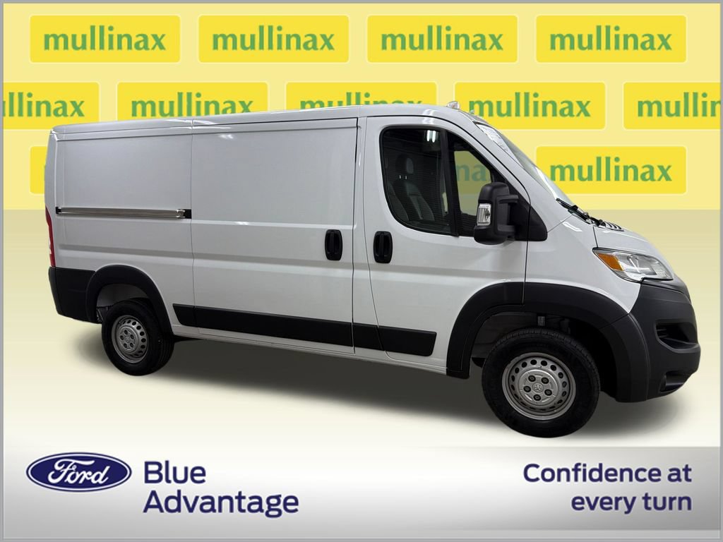 Used 2025 RAM ProMaster 2500 w/ Convenience Group FWD image 2