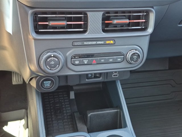 Certified 2025 Ford Maverick Lariat w/ 4K Tow Package AWD/4WD image 26