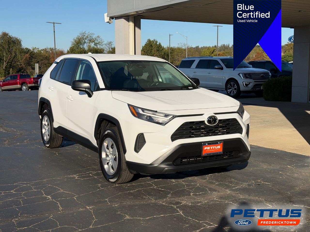 Used 2025 Toyota RAV4 LE AWD/4WD image 1