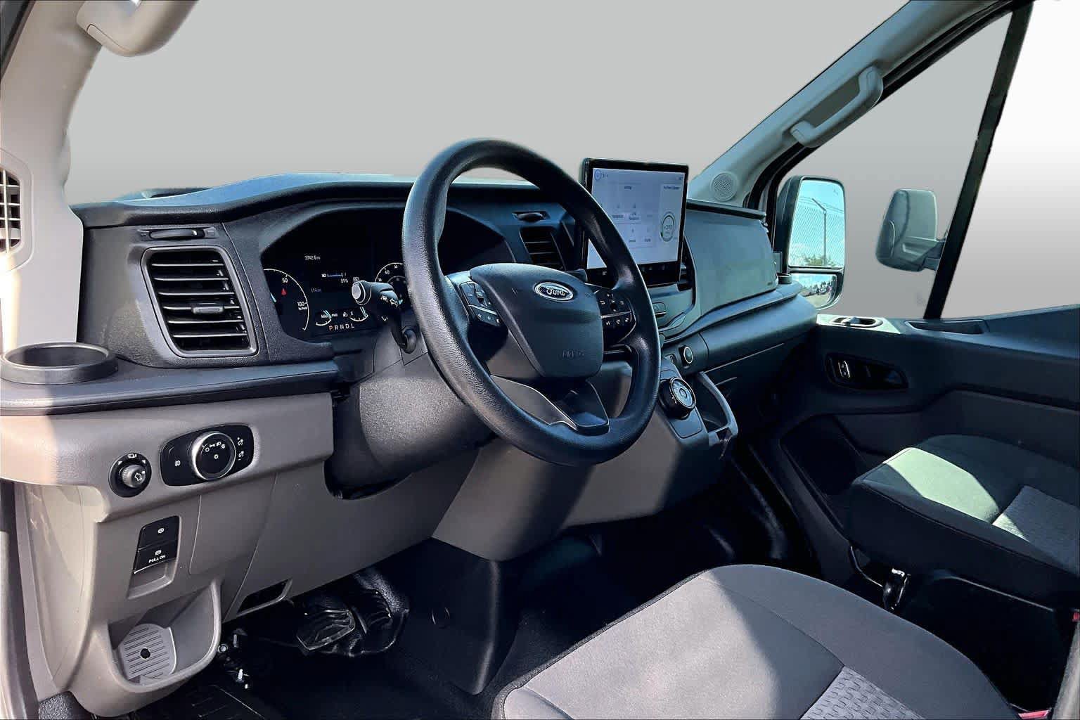 Certified 2022 Ford E-Transit Medium Roof RWD image 17