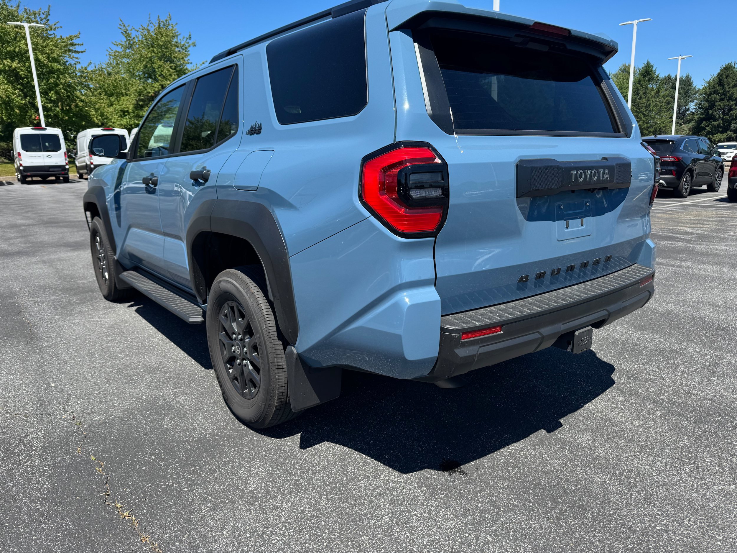 Used 2025 Toyota 4Runner SR5 AWD/4WD image 3
