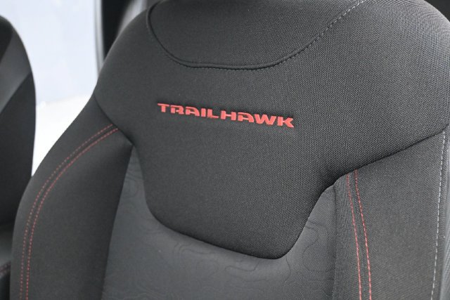 Used 2023 Jeep Renegade Trailhawk AWD/4WD image 10