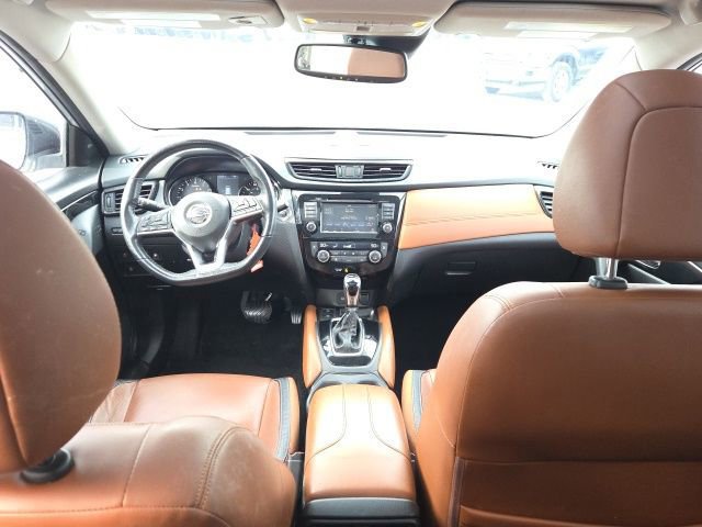 Used 2018 Nissan Rogue SL w/ Premium Package image 13