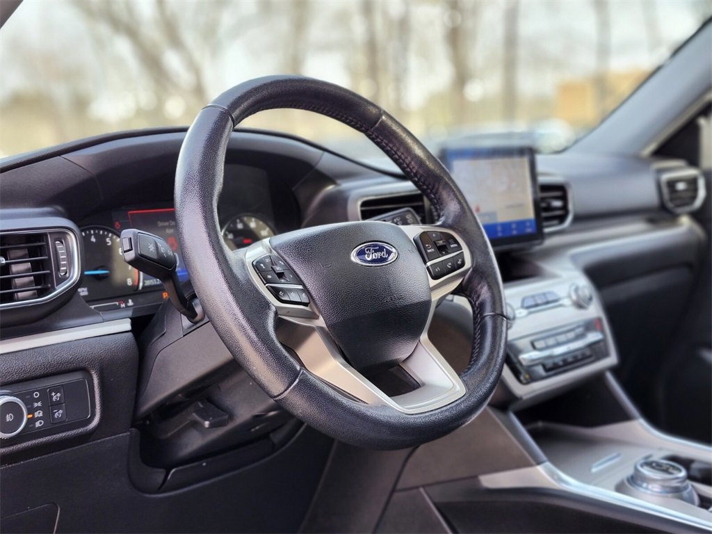 Certified 2022 Ford Explorer XLT w/ Equipment Group 202A image 20