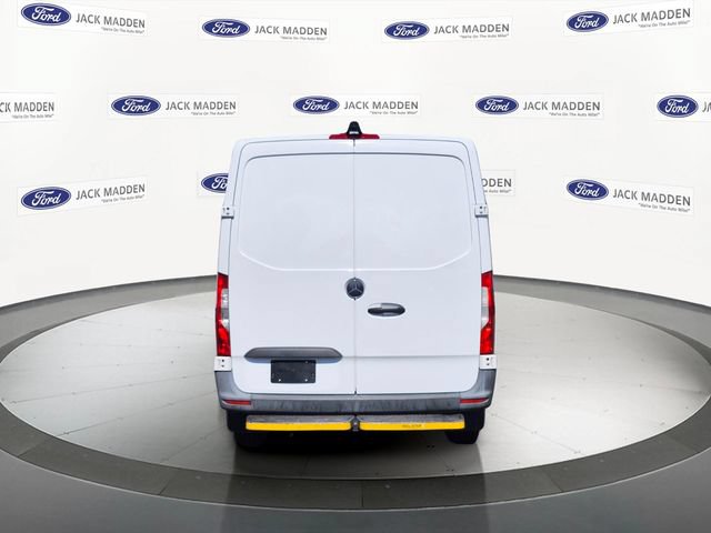Used 2019 Mercedes-Benz Sprinter 144 image 4