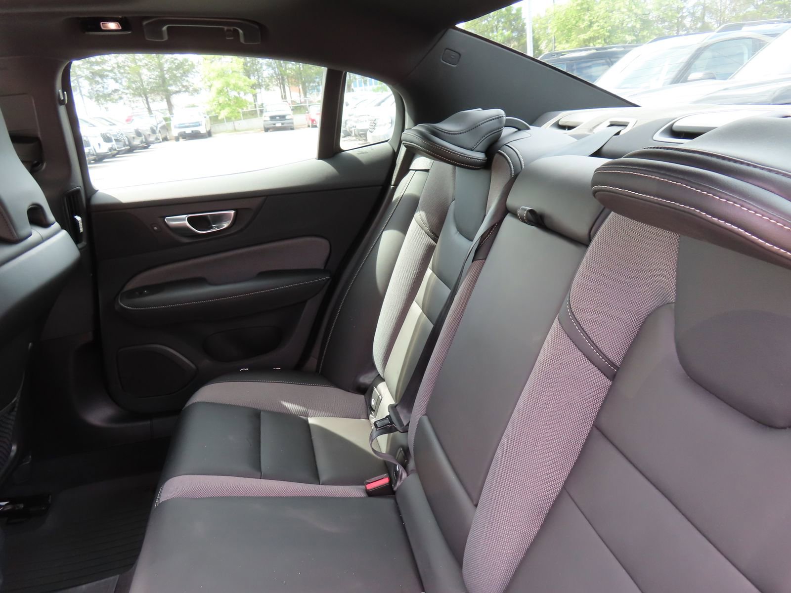 Used 2024 Volvo S60 B5 Plus w/ Climate Package AWD/4WD image 32