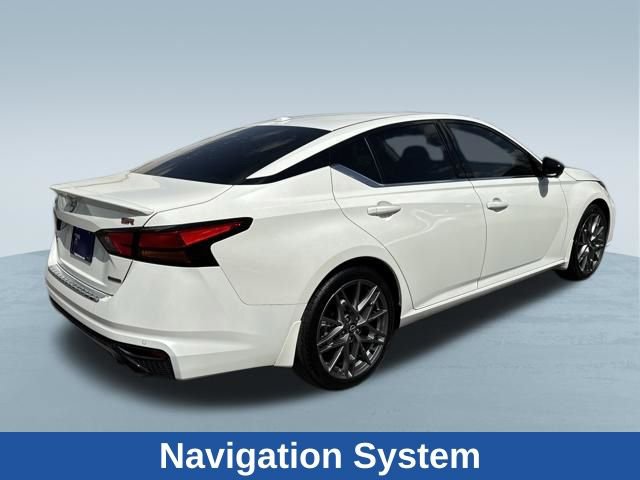 Used 2023 Nissan Altima 2.0 SR FWD image 6